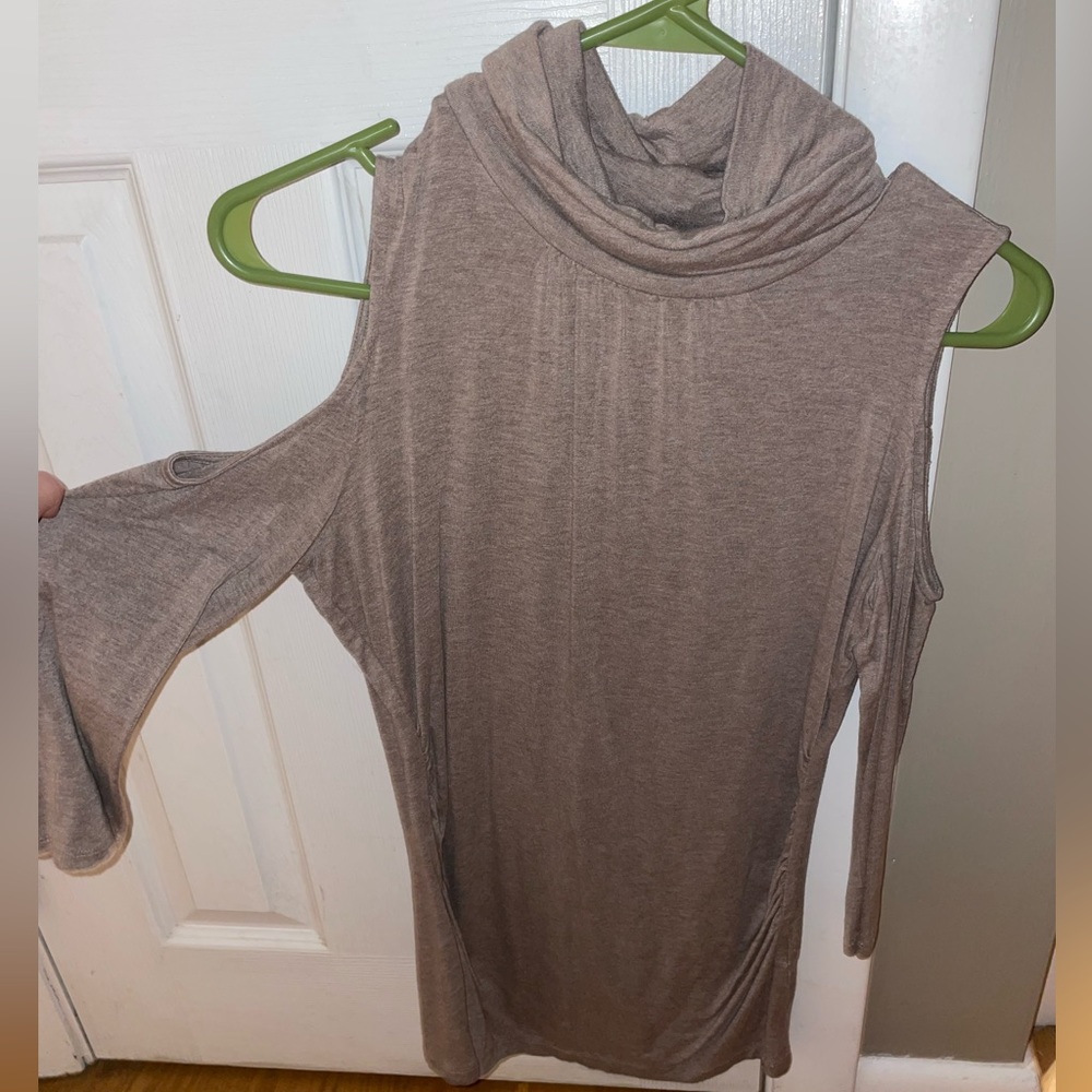 Beige long sleeve shirt with open shoulders size S from New York and Company